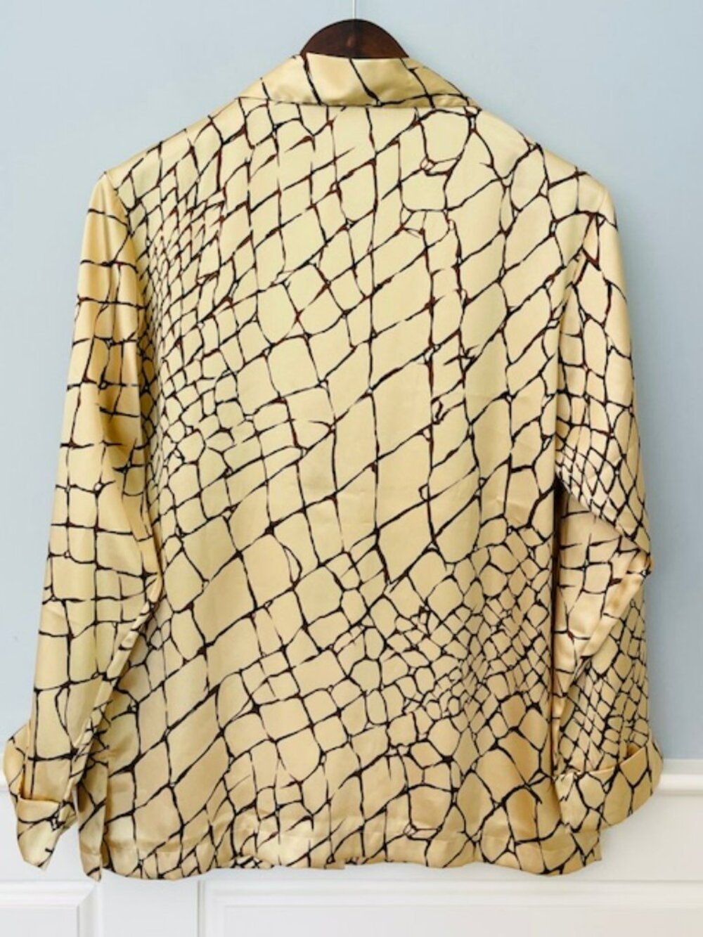 Vintage Y2K Victoria’s Secret Satin Blouse Snake Print Gold Button Front Small - Picture 8 of 9